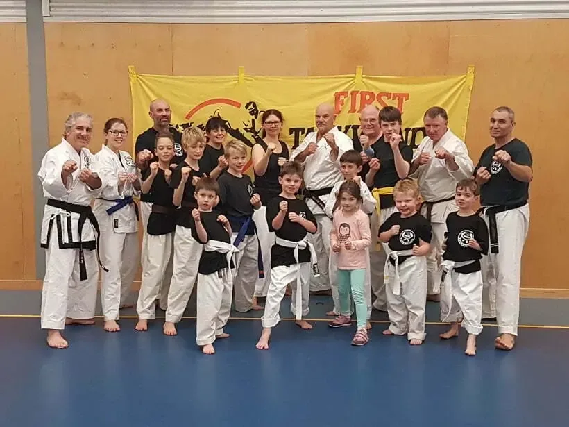 Mount Barker Taekwondo students practicing patterns